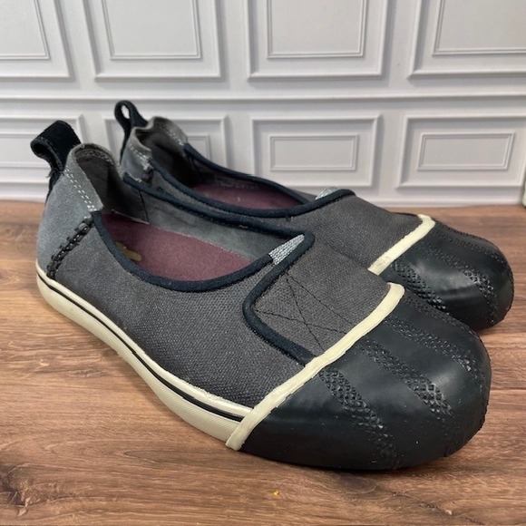 Sorel Shoes - Sorel Sentry Womens Slip On Canvas Rubber Toe Canvas Gray Duck Shoes Flats 6.5